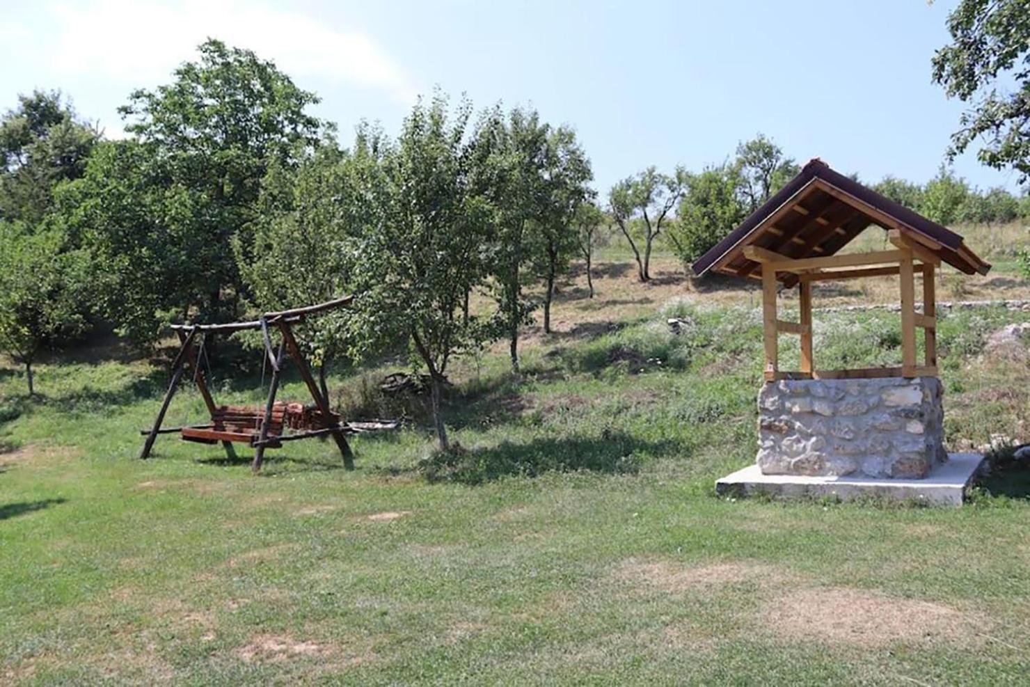 Salas U Bregu In Cheile Carasului Crasova المظهر الخارجي الصورة